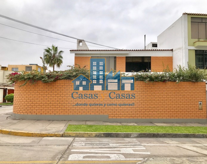 Venta de Casa en SANTIAGO DE SURCO 