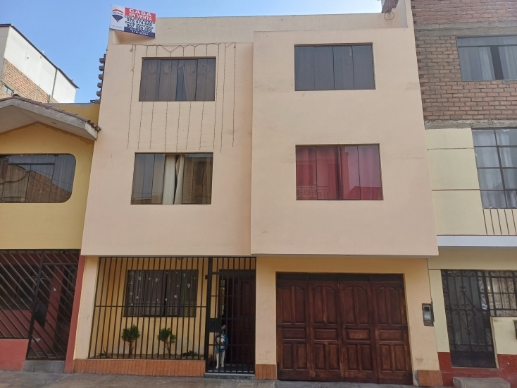 Venta de Casa en CARMEN DE LA LEGUA-REYNOSO 