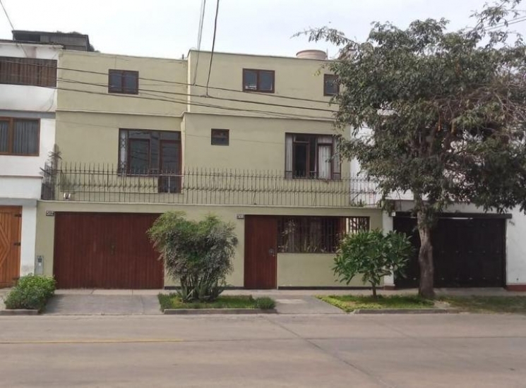 Venta de Casa en SANTIAGO DE SURCO 