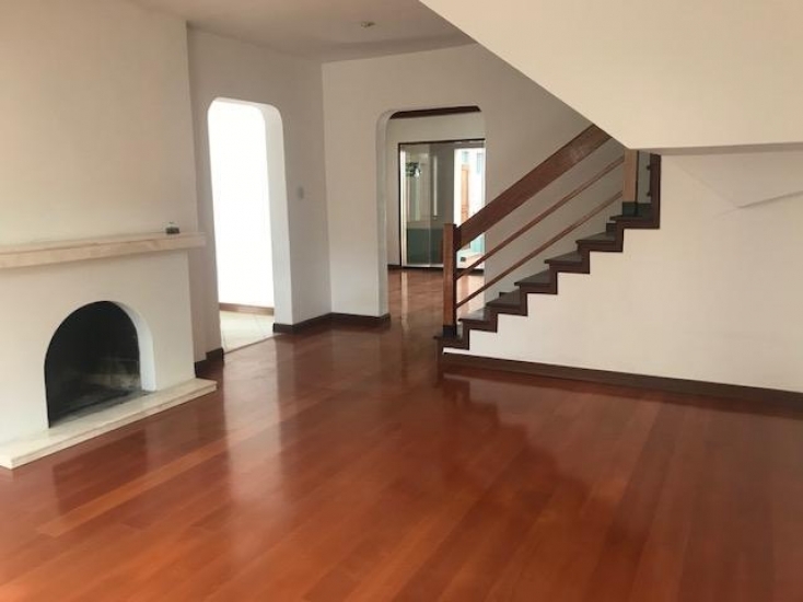 Alquiler de Casa en SAN ISIDRO 